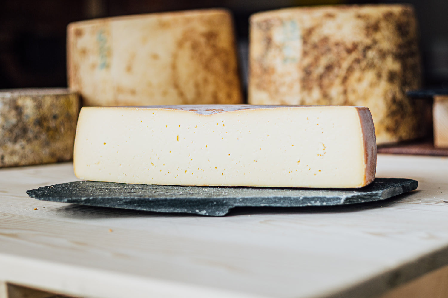 4. Semi-Soft Cheeses, Alpines & Washed Rinds